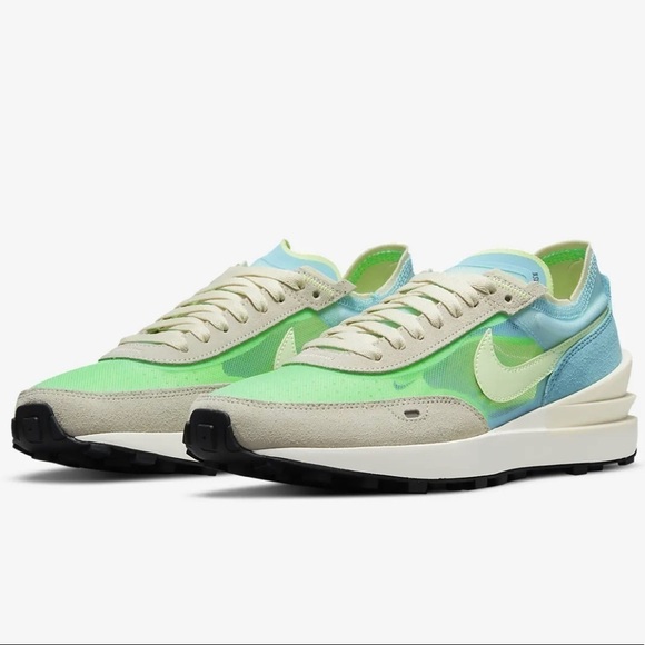 NIB Nike Waffle One Women’s Mesh Sneakers Lug Soles Sz 5.5 - Picture 1 of 10